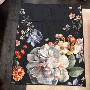 Crate and Barrel English Rose bedding set